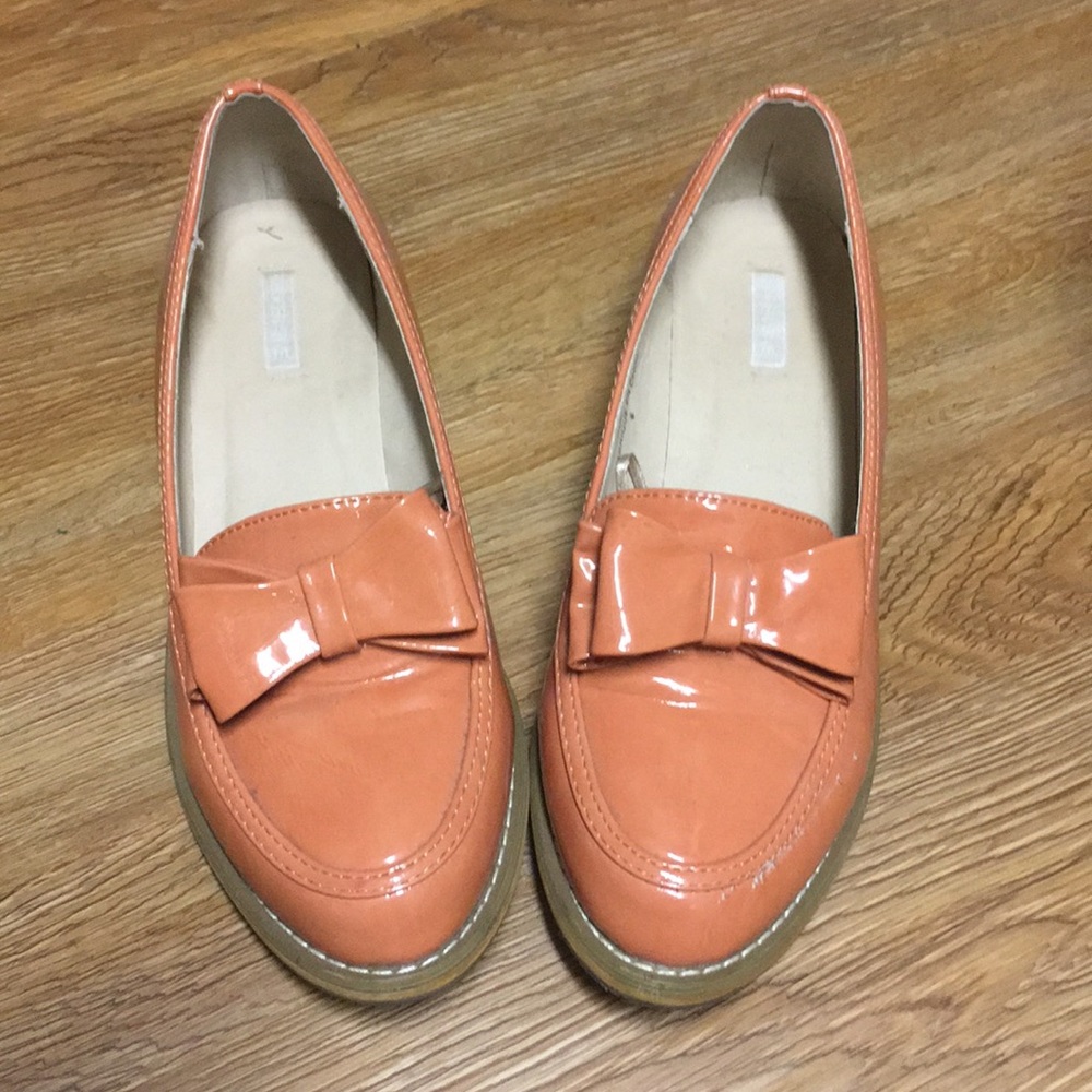 Peach shoes with bows from urban outfitters
